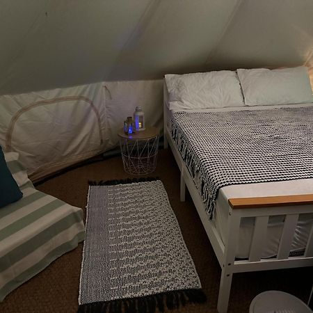 Spacious Bell Tent At Herigerbi Park Lincolnshire Villa Grantham Kültér fotó