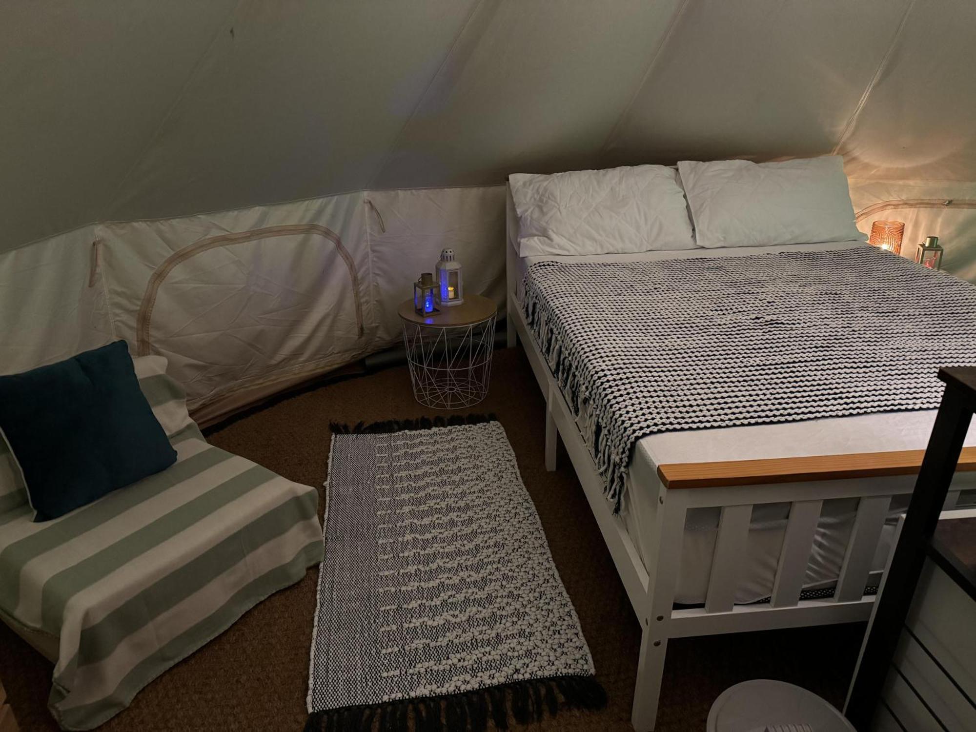 Spacious Bell Tent At Herigerbi Park Lincolnshire Villa Grantham Kültér fotó