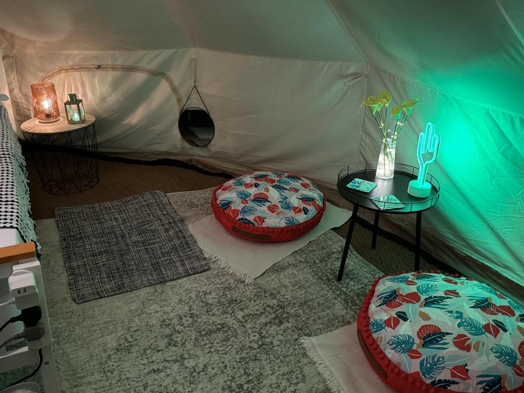 Spacious Bell Tent At Herigerbi Park Lincolnshire Villa Grantham Kültér fotó
